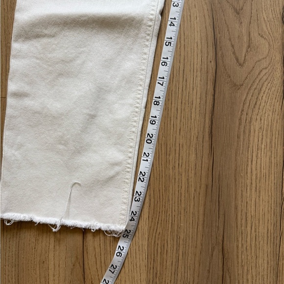 Old Navy Perfect Straight Jeans in White - Picture 2 of 5